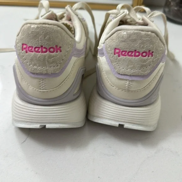 Reebok Running Shoe - Picture 4 of 7